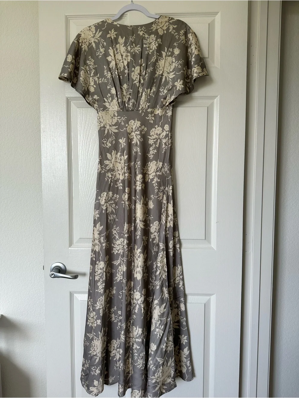 Abercrombie & Fitch Flutter Sleeve Satin Maxi Dress in Grey Floral Deep V Neck